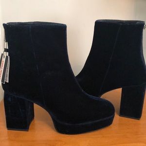 Zara blue suede velvet boots